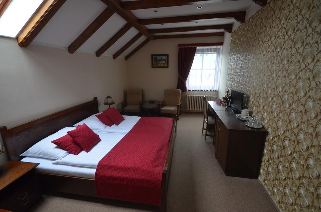 Villa Zerotin Penzion Bed & Breakfast Velke Losiny Exterior photo