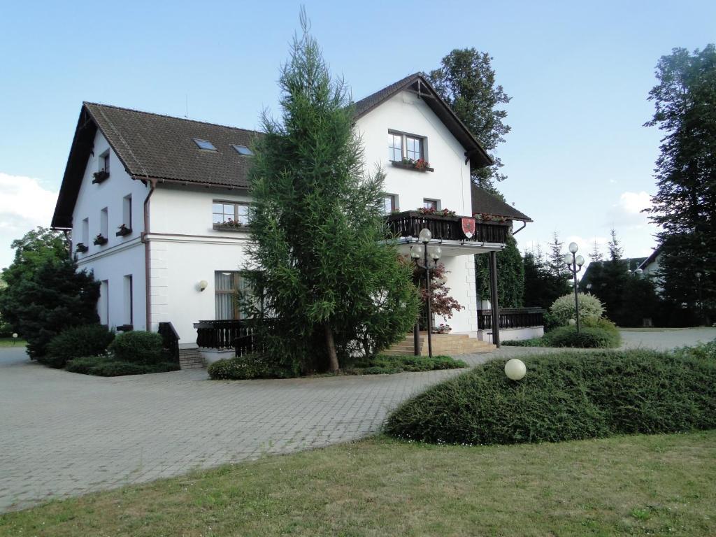 Villa Zerotin Penzion Bed & Breakfast Velke Losiny Exterior photo